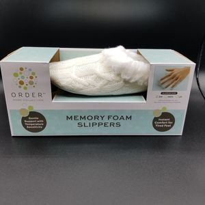 Memory Foam Women's Slippers Size 5/6 White Bedroom Slippers House Shoes New